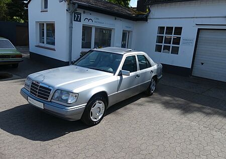 Mercedes-Benz E 280 , 2. Hand, Aut., Klima, Schiebedach, etc