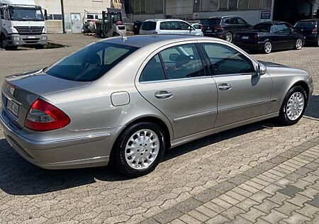 Mercedes-Benz E 200 KOMPRESSOR ELEGANCE Facelift Modell