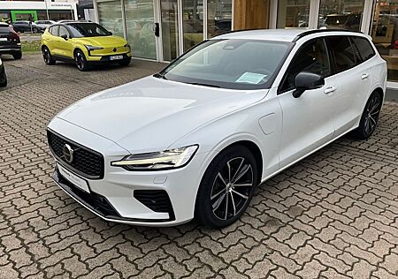 Volvo V60 T6 Plus Dark Recharge Plug-In Hybrid AWD