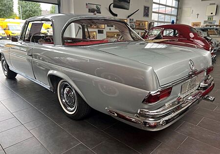 Mercedes-Benz 250 W111 Coupé Rotes Leder, ANSCHAUEN!