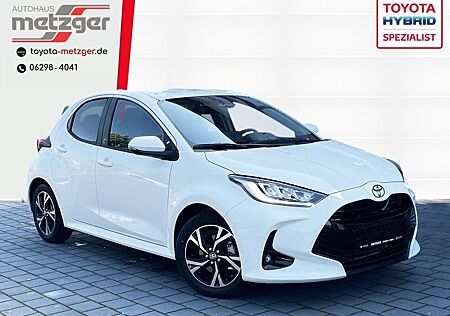 Toyota Yaris HYBRID Teamplayer +Kamera +LED-Scheinwerfe