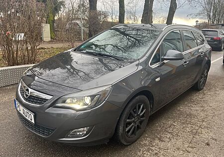 Opel Astra J Sports Tourer Innovation*Leder*Xenon*SHZ