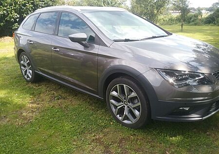 Seat Leon 4Drive TDI, ACC, LED Top Zustand
