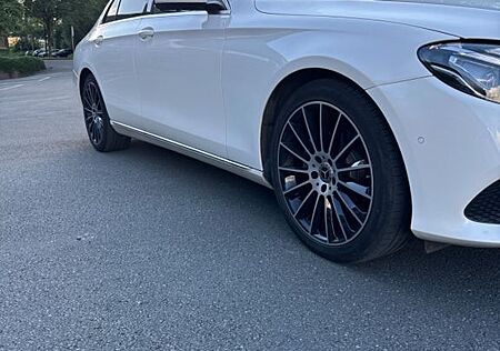 Mercedes-Benz E 220 d AVANTGARDE Autom. AVANTGARDE