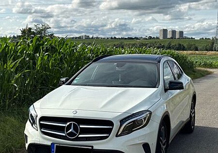 Mercedes-Benz GLA 200 -