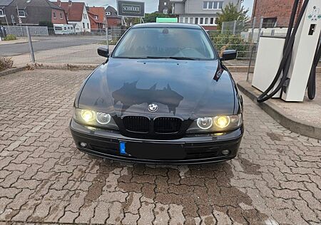 BMW 525i A -