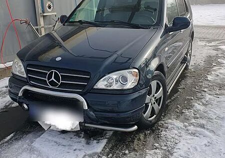 Mercedes-Benz ML 320 -