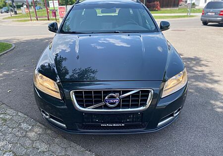 Volvo V70 2.4D Kinetic Automatik*Leder*Navi*TÜV/AU NEU