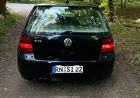 VW Golf Volkswagen 2.8 V6 4motion V6