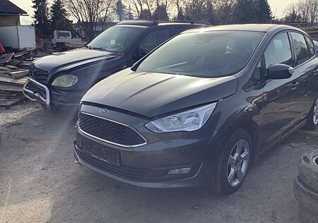 Ford C-Max 1,0 EcoBoost 92kW Titanium