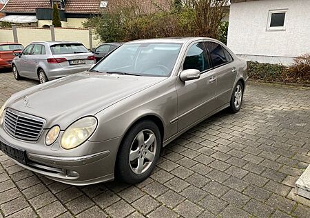 Mercedes-Benz E 280 E -Klasse Lim. CDI-AVANDGARDE-NAVI--