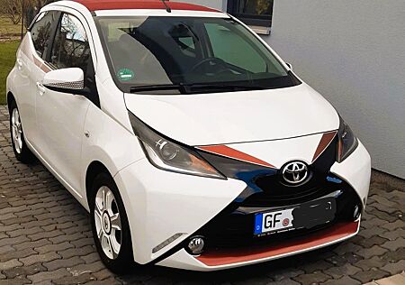 Toyota Aygo (X) Aygo (X) 1,0-l-VVT-i x-pose x-pose