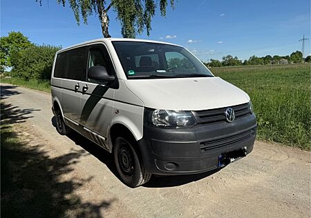 VW T5 Caravelle Volkswagen 9 Sitzplätze, AHK, Rückfahrkamera
