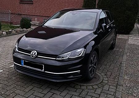 VW Golf Volkswagen 2.0 TDI SCR DSG IQ.DRIVE