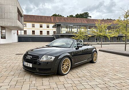 Audi TT Roadster 1.8T quattro 165 kW -
