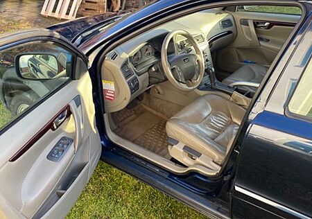 Volvo V70 2.4 T Cross Country -