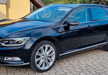 VW Passat Variant Volkswagen Passat Var DSG BMT Highl Mass Pano AHK Keyle