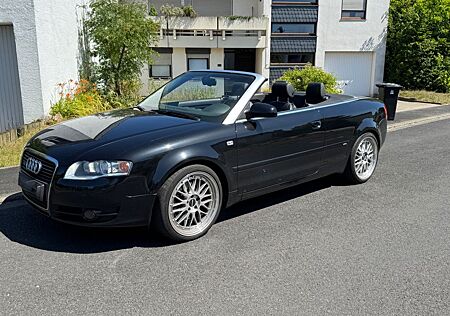 Audi Cabriolet A4 S-line schwarz