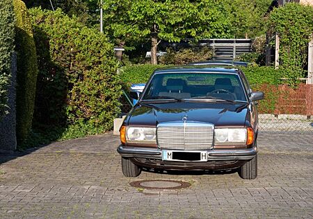 Mercedes-Benz 230 CE W123