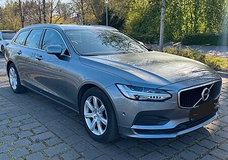 Volvo V90 Kombi Momentum 2HD NAVI LEDER LED EUR6 NETTO