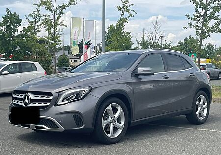 Mercedes-Benz GLA 250 Automatik TÜV neu*Navi*PDC*Leder