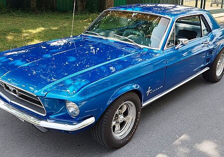 Ford Mustang Coupe incl H Zulassung