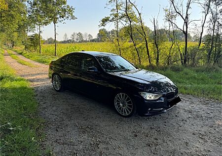 BMW 320d F30 Limousine Sport Line Navi SHZ 8 fac