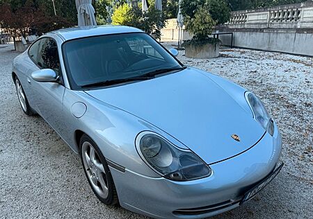 Porsche 996 911 C4*CARRERA ALLRAD SAMMLER-ZUSTAND!