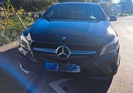 Mercedes-Benz CLA 180 Shooting Brake -