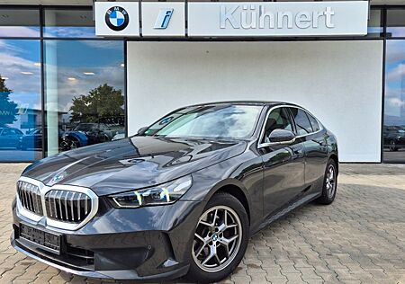 BMW 520i Limousine Sitzklima SpurAss 360° HUD HiFi P