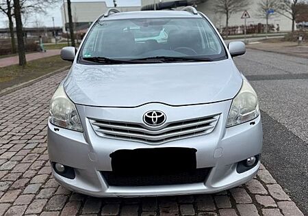 Toyota Verso 2.2l D-CAT Executive