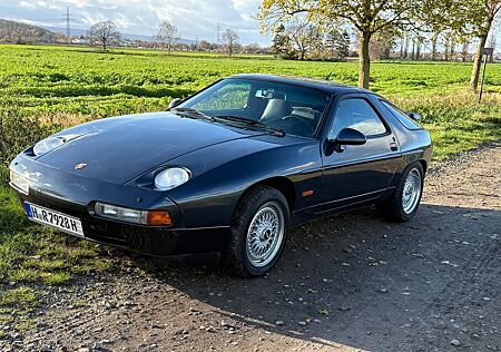 Porsche 928 S4