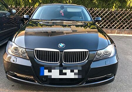 BMW 330i - 101000km - Service neu