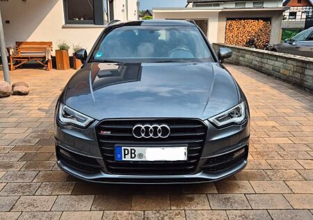 Audi A3 Sportback S-Line, Navi, AHK, Schiebedach