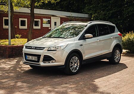 Ford Kuga 1,6 EcoBoost 2x4 110kW Titanium/Tüv neu