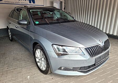 Skoda Superb Combi Style*1.BESITZ*TOP AUSSTATTUNG*ALCA