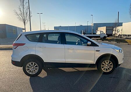 Ford Kuga 1,5 EcoBoost 2x4 110kW Titanium Titanium