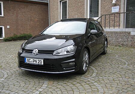 VW Golf Volkswagen R-LINE 1.4 TSI DSG BMT CUP PANO AHK