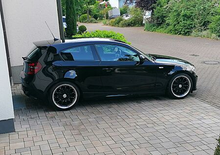 BMW 116i - Sondermodell Back in Black
