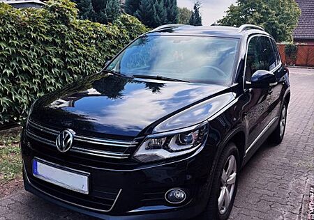 VW Tiguan Volkswagen 2.0 TDI 4MOTION Sport & Style Sport &...