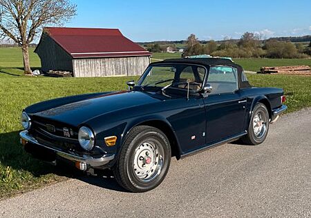 Triumph TR6 Top-Zustand, schöne Farbkombi