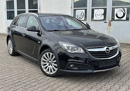 Opel Insignia Country Tourer 2.0 CDTI 4x4-SCHECKHEFT