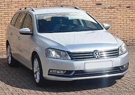 VW Passat Variant Volkswagen Passat 1.4 TSI CNG DSG AHK Leder alcan Highlin