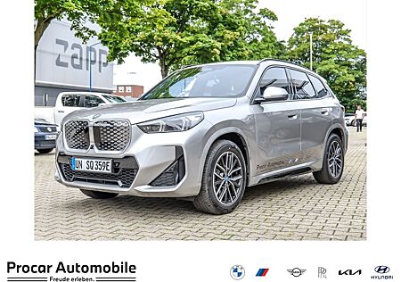 BMW iX1 eDrive20 M Sport HUD ACC RFK NAVI Standh.