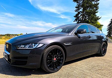 Jaguar XE 20d 180PS AWD Portfolio Automatik Portfolio