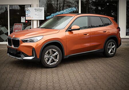 BMW X1 20i sDrive Navi+PDC v/h+RFK+Pano+LED+AHK