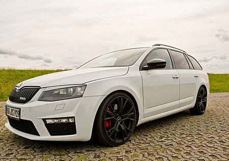 Skoda Octavia RS *Sondermodell Challenge* Canton Navi