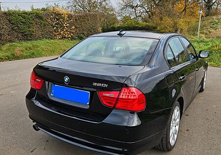 BMW 320i e90 170PS Automatik Facelift