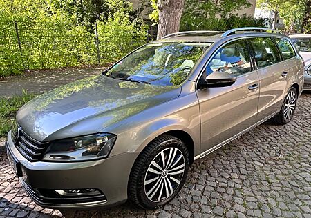 VW Passat Variant Volkswagen 1.4 TSI EcoFuel DSG Highline ...