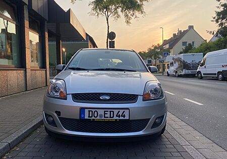 Ford Fiesta 1,4 80 PS TÜV bis 02.2027
